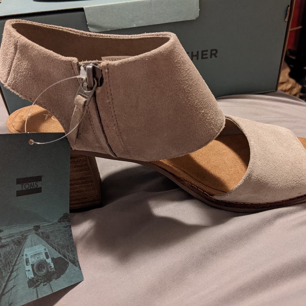Tom's Majorca Cutout Desert Taupe Suede sandal